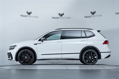 2018 Volkswagen Tiguan - Thumbnail