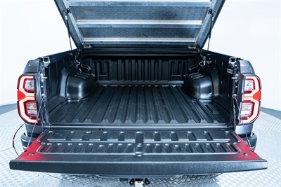 2021 Toyota Hilux - Thumbnail