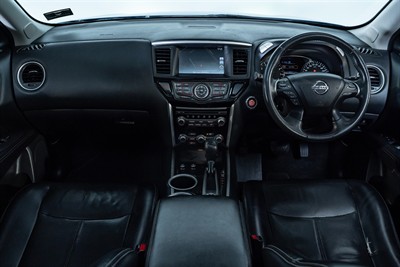 2018 Nissan Pathfinder - Thumbnail