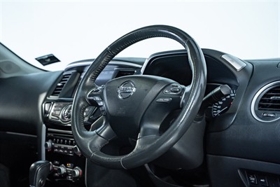 2018 Nissan Pathfinder - Thumbnail