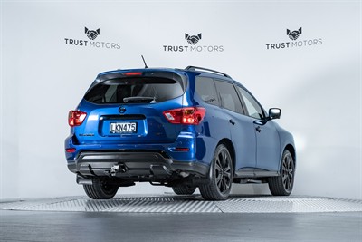 2018 Nissan Pathfinder - Thumbnail