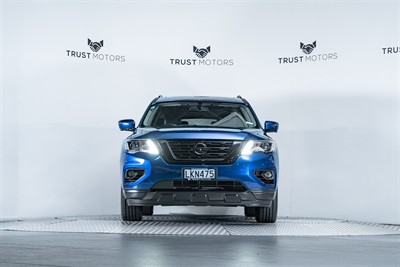 2018 Nissan Pathfinder - Thumbnail