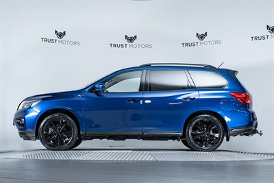2018 Nissan Pathfinder - Thumbnail