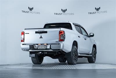 2022 Mitsubishi Triton - Thumbnail