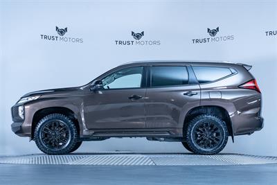 2023 Mitsubishi Pajero Sport - Thumbnail