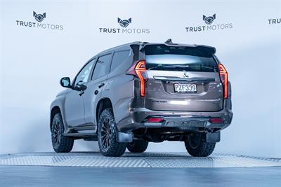 2023 Mitsubishi Pajero Sport - Thumbnail
