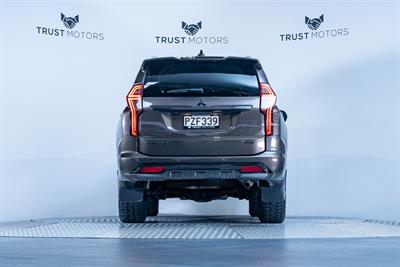 2023 Mitsubishi Pajero Sport - Thumbnail