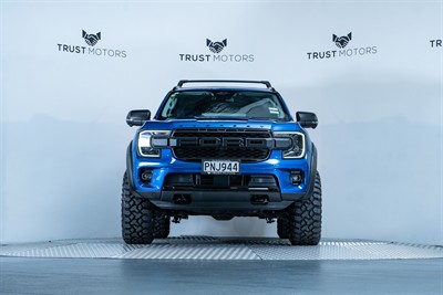 2022 Ford Everest - Thumbnail