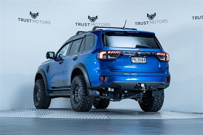 2022 Ford Everest - Thumbnail
