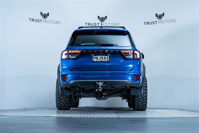 2022 Ford Everest - Thumbnail