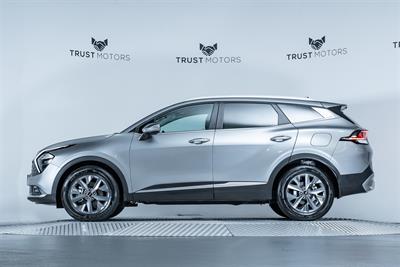 2025 Kia Sportage - Thumbnail
