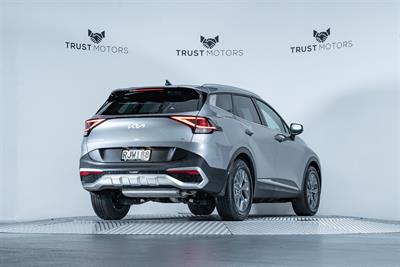 2025 Kia Sportage - Thumbnail