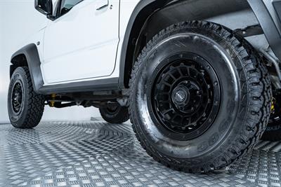 2023 Suzuki Jimny - Thumbnail