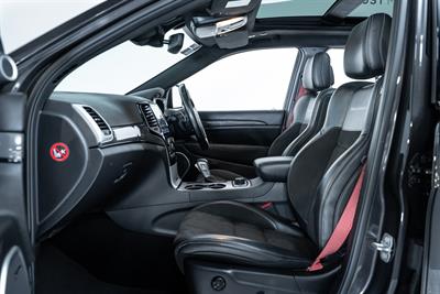 2020 Jeep Grand Cherokee - Thumbnail