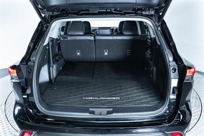 2022 Toyota Highlander - Thumbnail