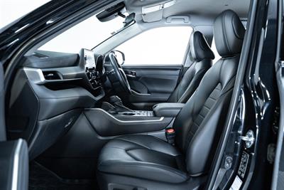 2022 Toyota Highlander - Thumbnail