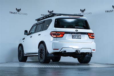 2021 Nissan Patrol - Thumbnail