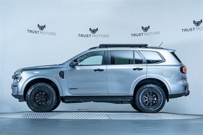 2023 Ford Everest - Thumbnail