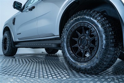 2023 Ford Everest - Thumbnail