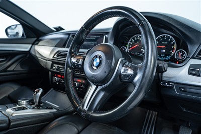 2015 BMW M5 - Thumbnail