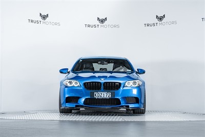 2015 BMW M5 - Thumbnail