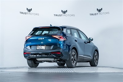 2022 Kia Sportage - Thumbnail