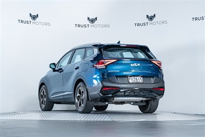 2022 Kia Sportage - Thumbnail