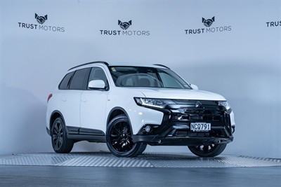 2020 Mitsubishi Outlander - Image Coming Soon