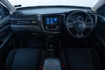 2020 Mitsubishi Outlander - Thumbnail
