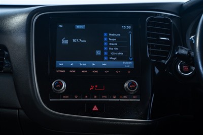 2020 Mitsubishi Outlander - Thumbnail