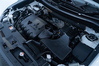 2020 Mitsubishi Outlander - Thumbnail