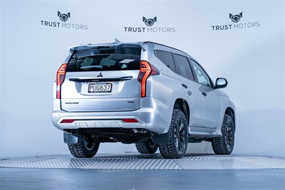 2023 Mitsubishi Pajero Sport - Thumbnail