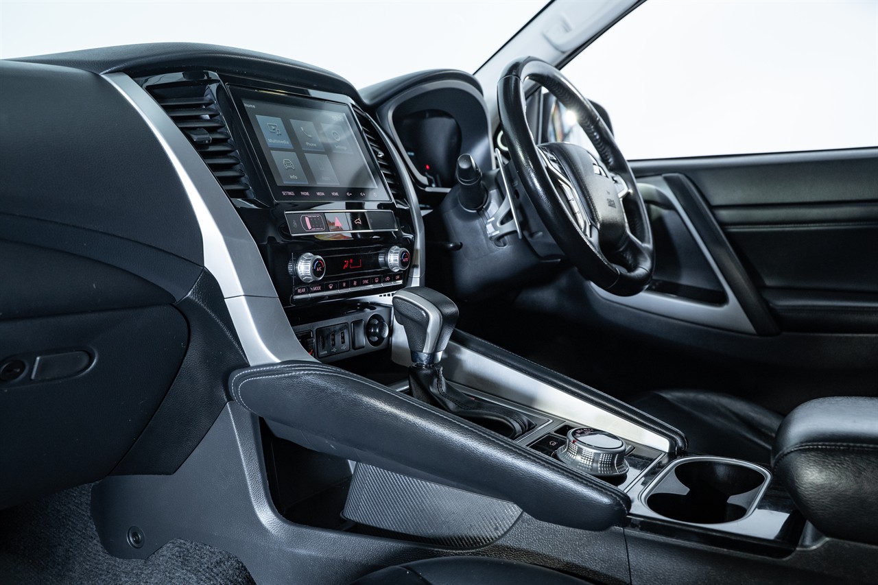 2022 Mitsubishi Pajero Sport