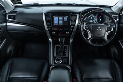 2022 Mitsubishi Pajero Sport - Thumbnail