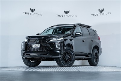 2022 Mitsubishi Pajero Sport - Thumbnail
