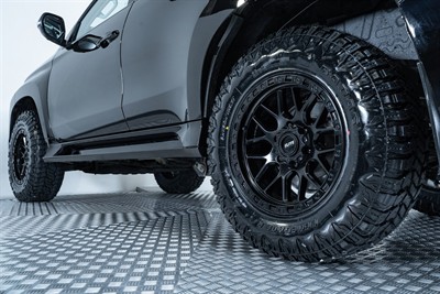 2022 Mitsubishi Pajero Sport - Thumbnail
