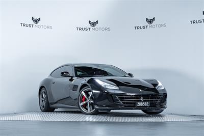 2018 Ferrari GTC4 LUSSO T - Thumbnail