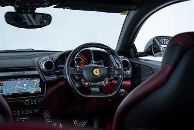 2018 Ferrari GTC4 LUSSO T - Thumbnail