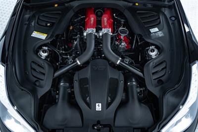 2018 Ferrari GTC4 LUSSO T - Thumbnail