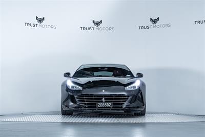 2018 Ferrari GTC4 LUSSO T - Thumbnail