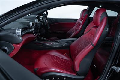 2018 Ferrari GTC4 LUSSO T - Thumbnail