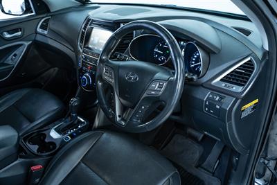 2016 Hyundai Santa Fe - Thumbnail