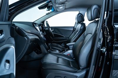 2016 Hyundai Santa Fe - Thumbnail