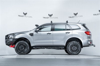 2021 Ford Everest - Thumbnail