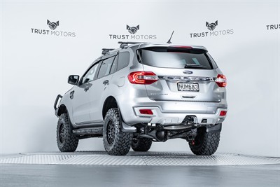 2021 Ford Everest - Thumbnail