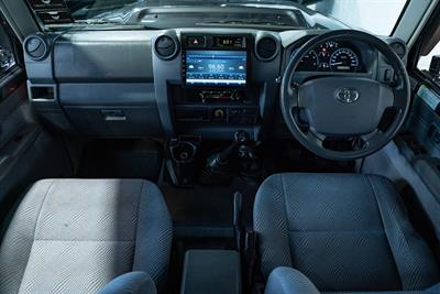 2014 Toyota Landcruiser - Thumbnail