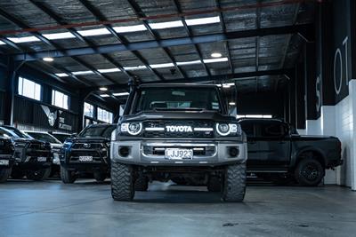 2014 Toyota Landcruiser - Thumbnail