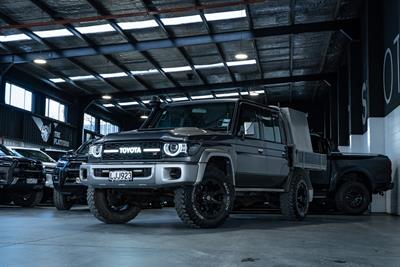 2014 Toyota Landcruiser - Thumbnail