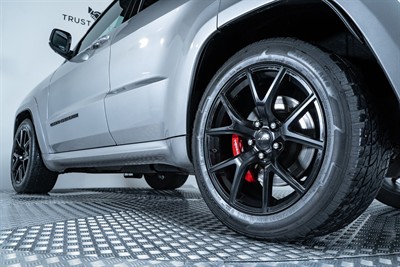 2020 Jeep Grand Cherokee - Thumbnail