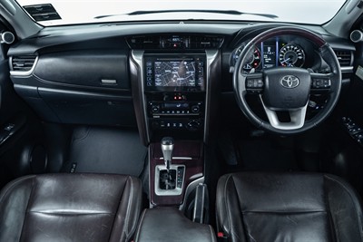 2017 Toyota Fortuner - Thumbnail